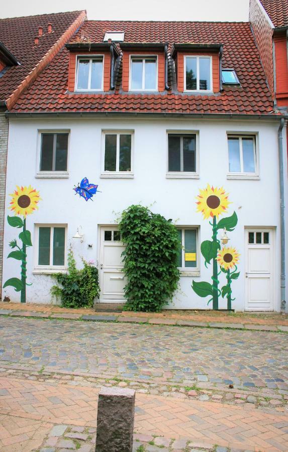 Zentrale Ferienwohnung Anker Im Sonnenblumenhaus Flensbourg Extérieur photo