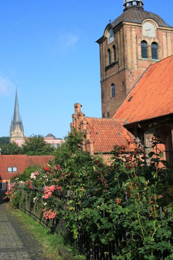 Zentrale Ferienwohnung Anker Im Sonnenblumenhaus Flensbourg Extérieur photo